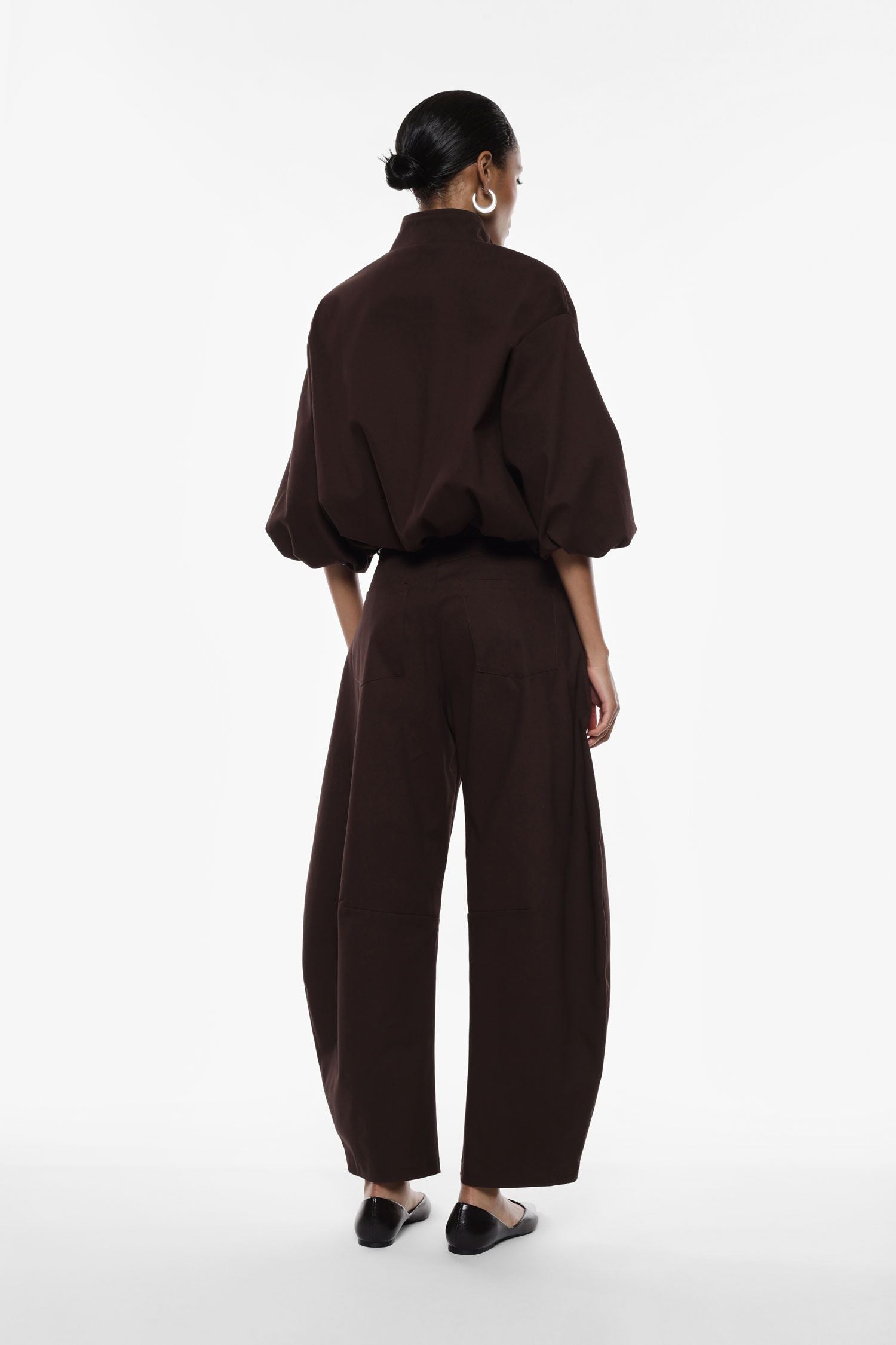 מכנסי פאלאצו עם מותן רחבה וגבוה