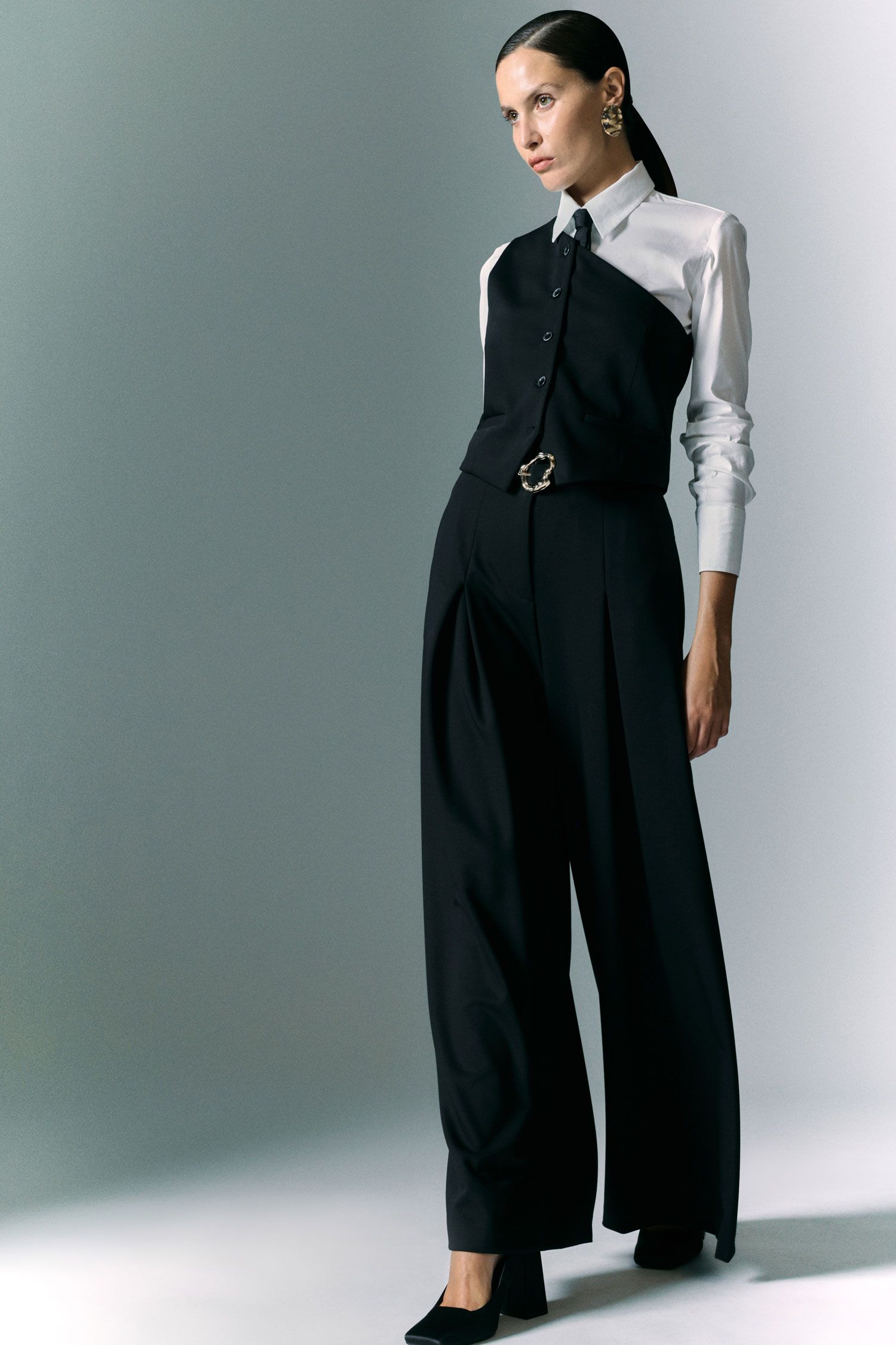 חליפת ווסט כתף אחת