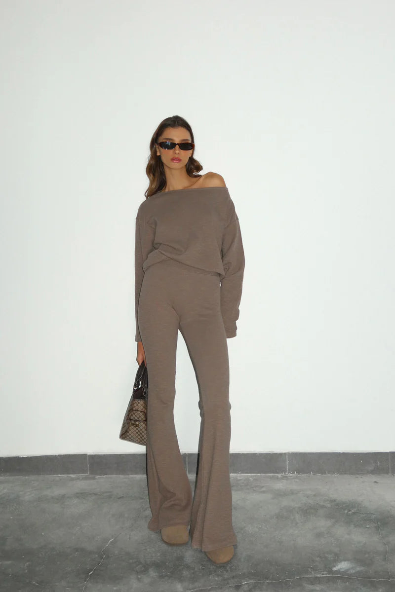 חליפה כתף חשוף