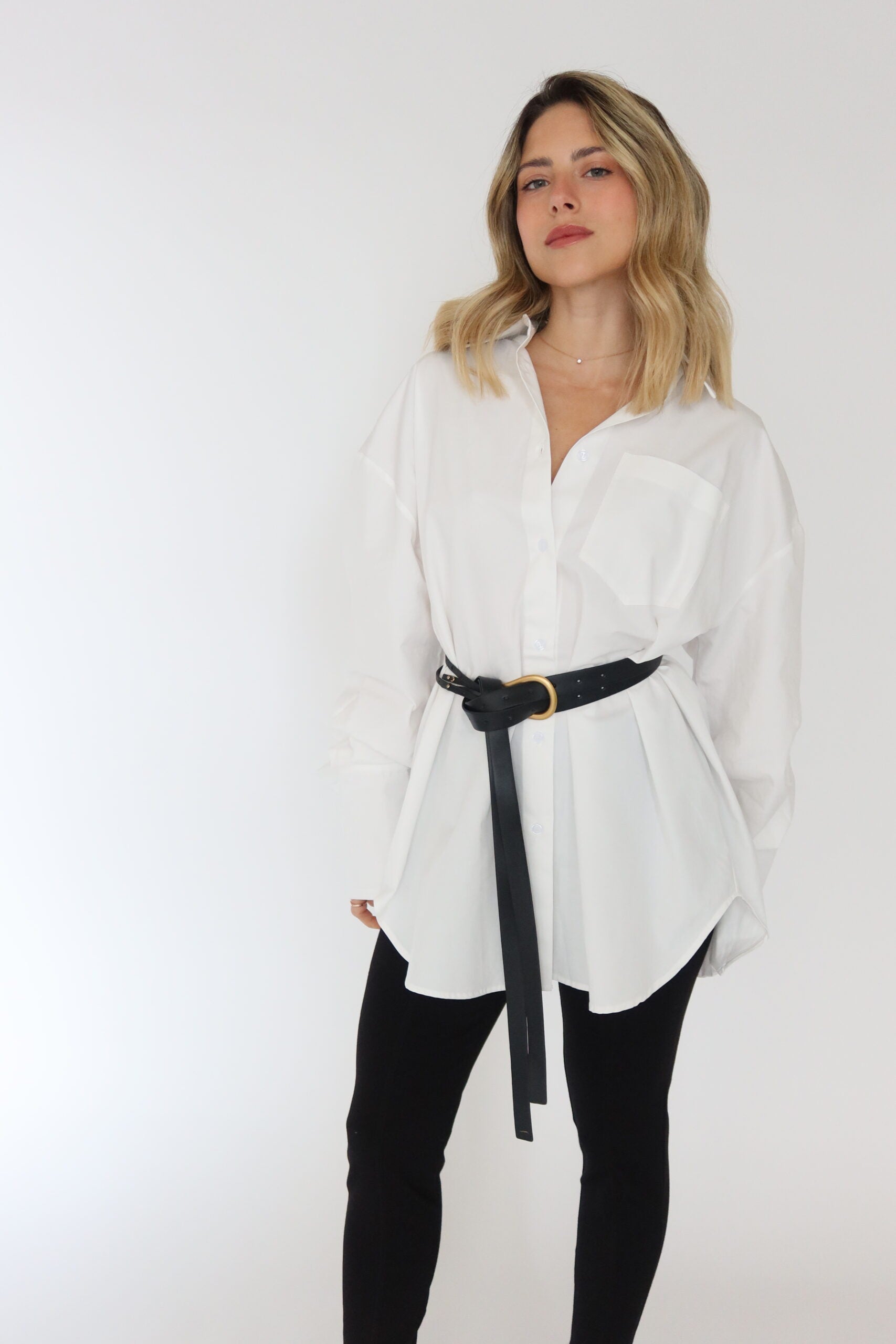 חולצה מכופתרת אוברסייז עם מנג’ט רחב