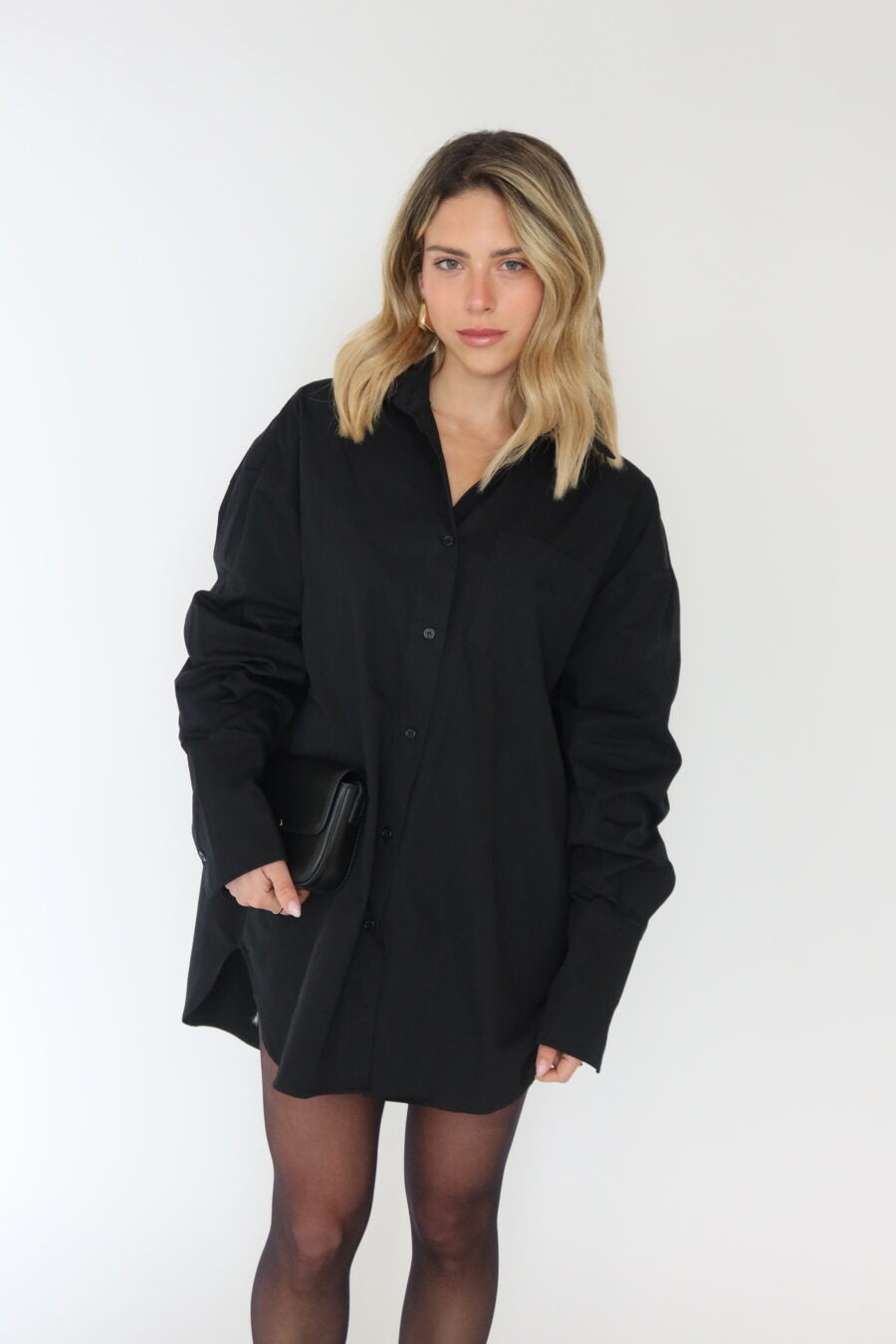 חולצה מכופתרת אוברסייז עם מנג’ט רחב