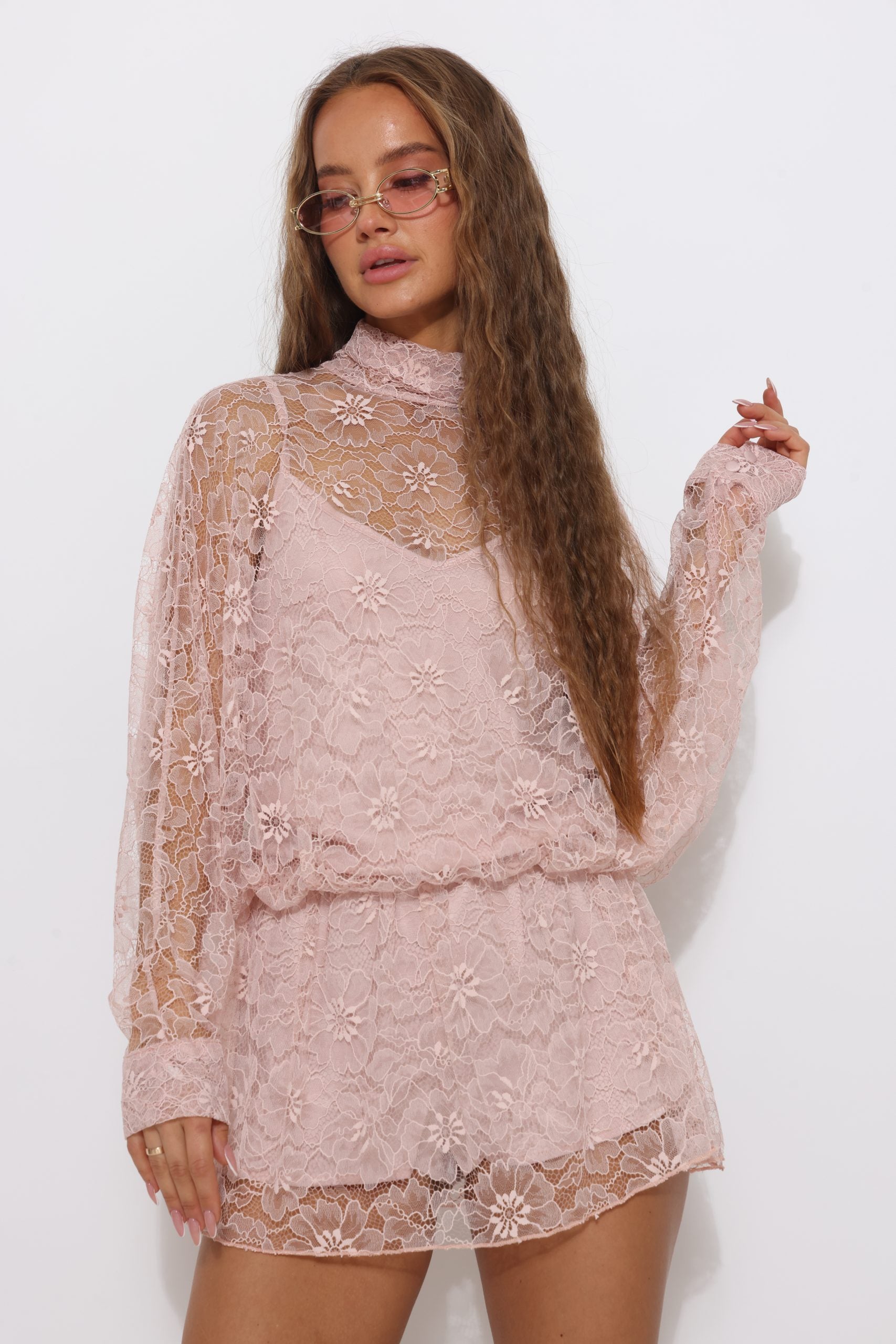 אוברול תחרה קצר