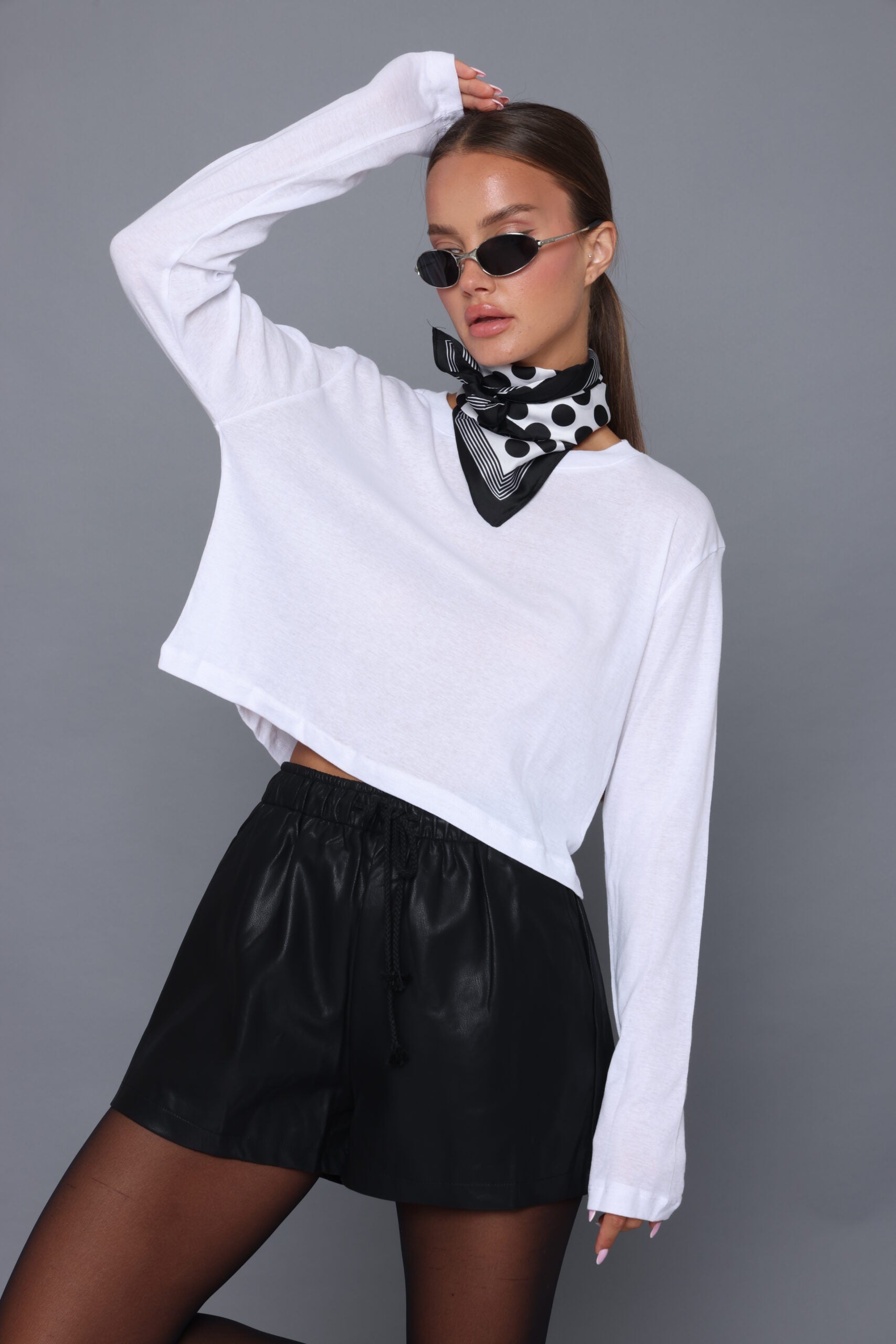 שורט דמוי עור שחור