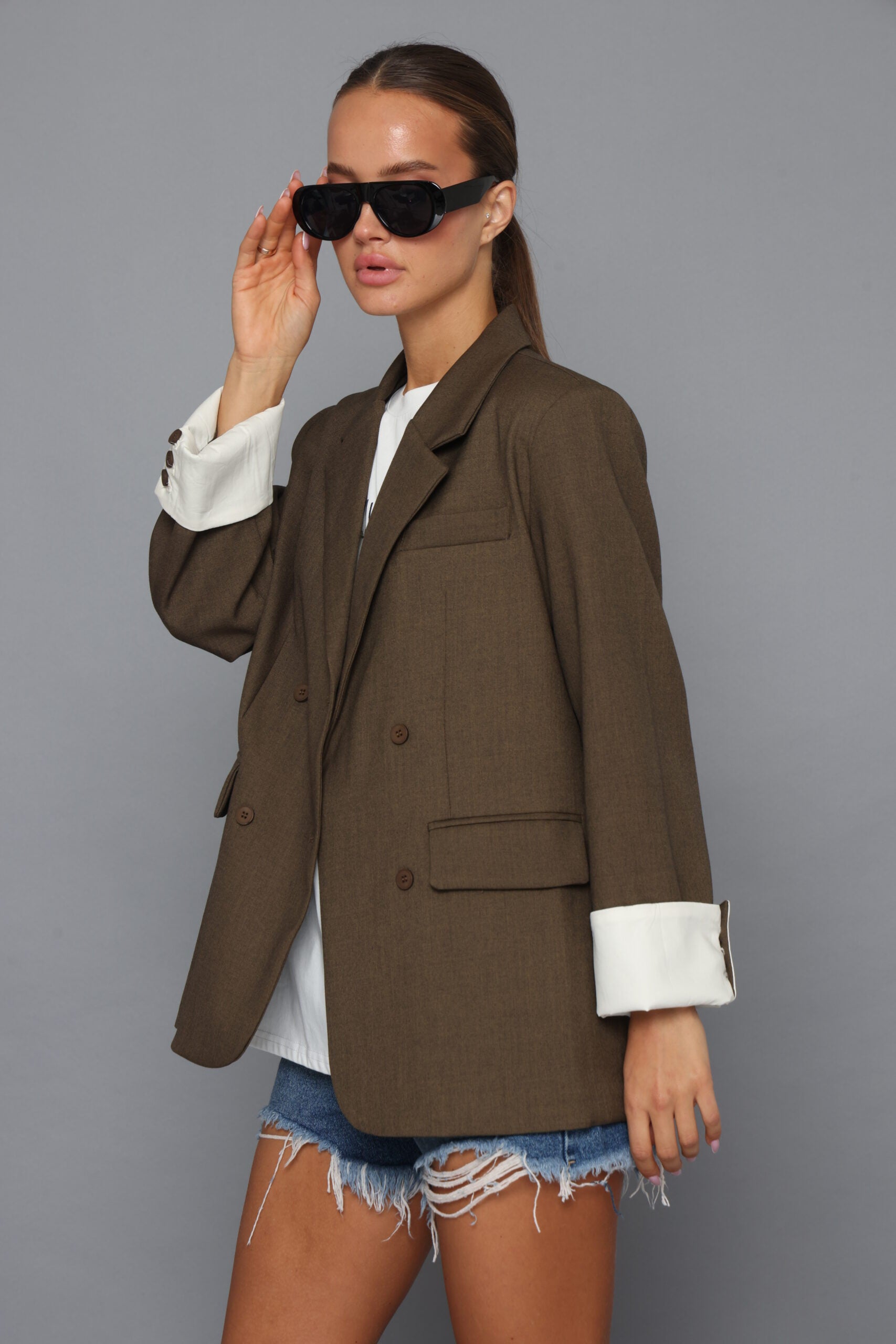 ג’קט מחויט עם קיפול בשרוול