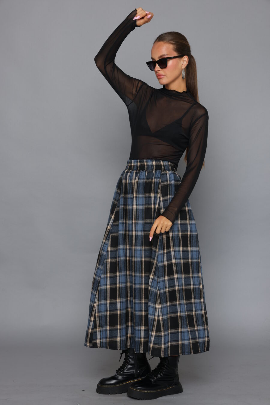 חצאית מידי משובצת