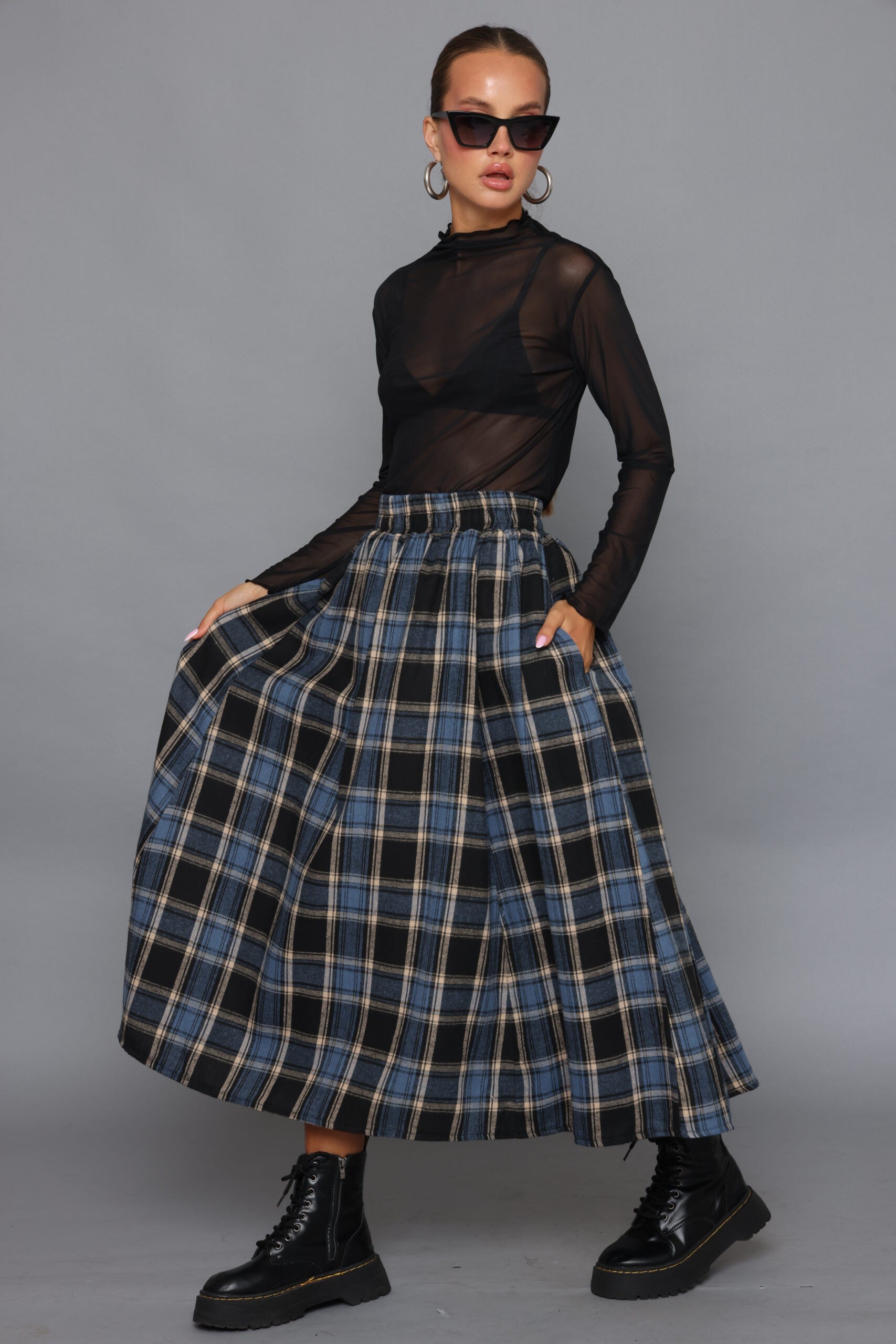 חצאית מידי משובצת