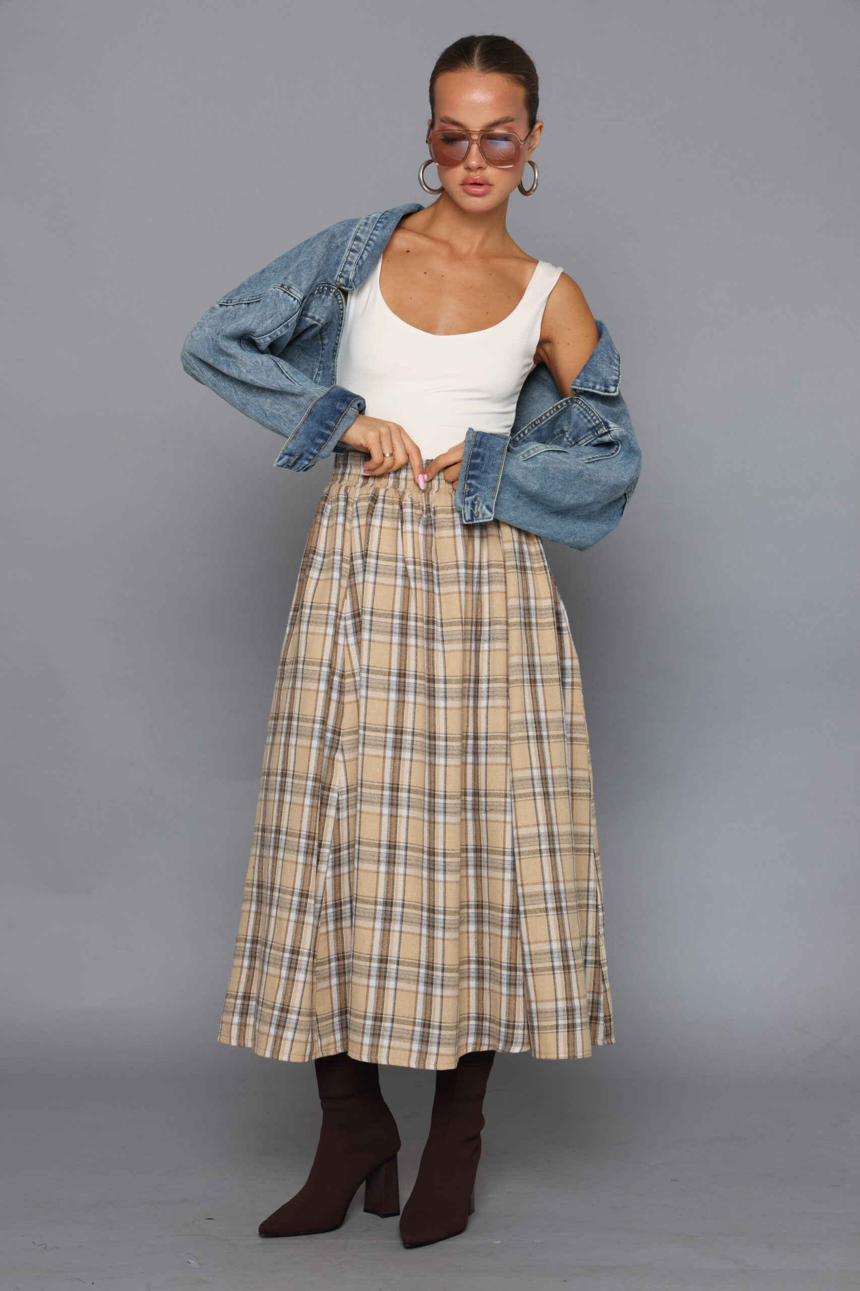 חצאית מידי משובצת