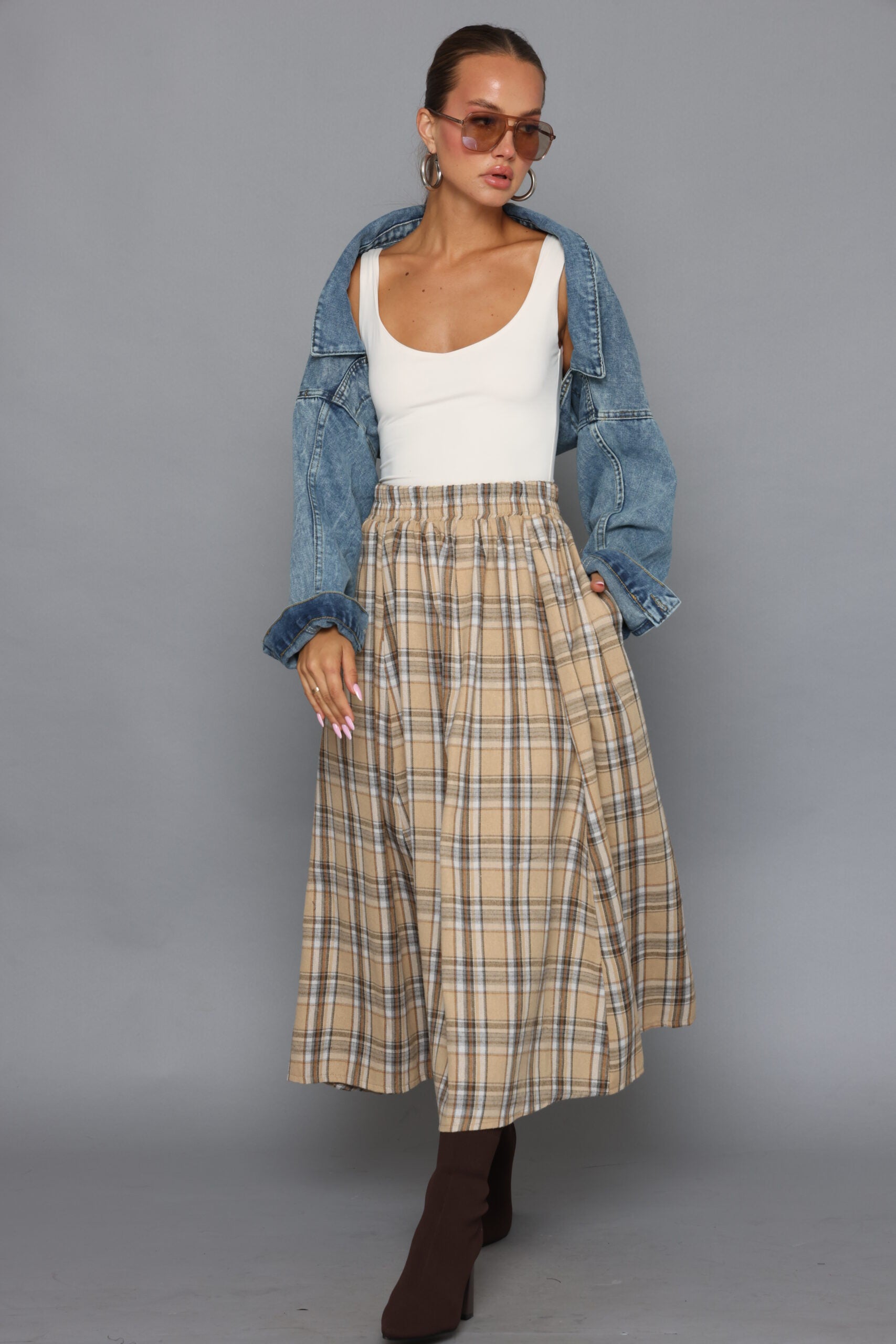 חצאית מידי משובצת