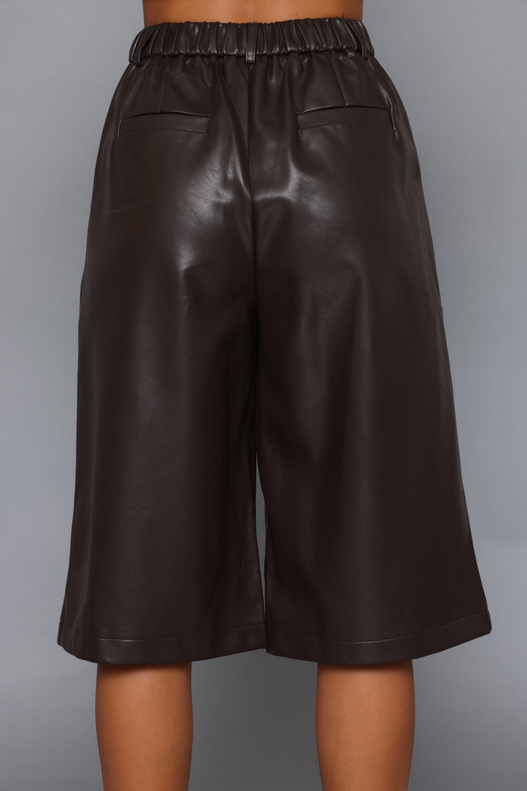 ברמודה דמוי עור