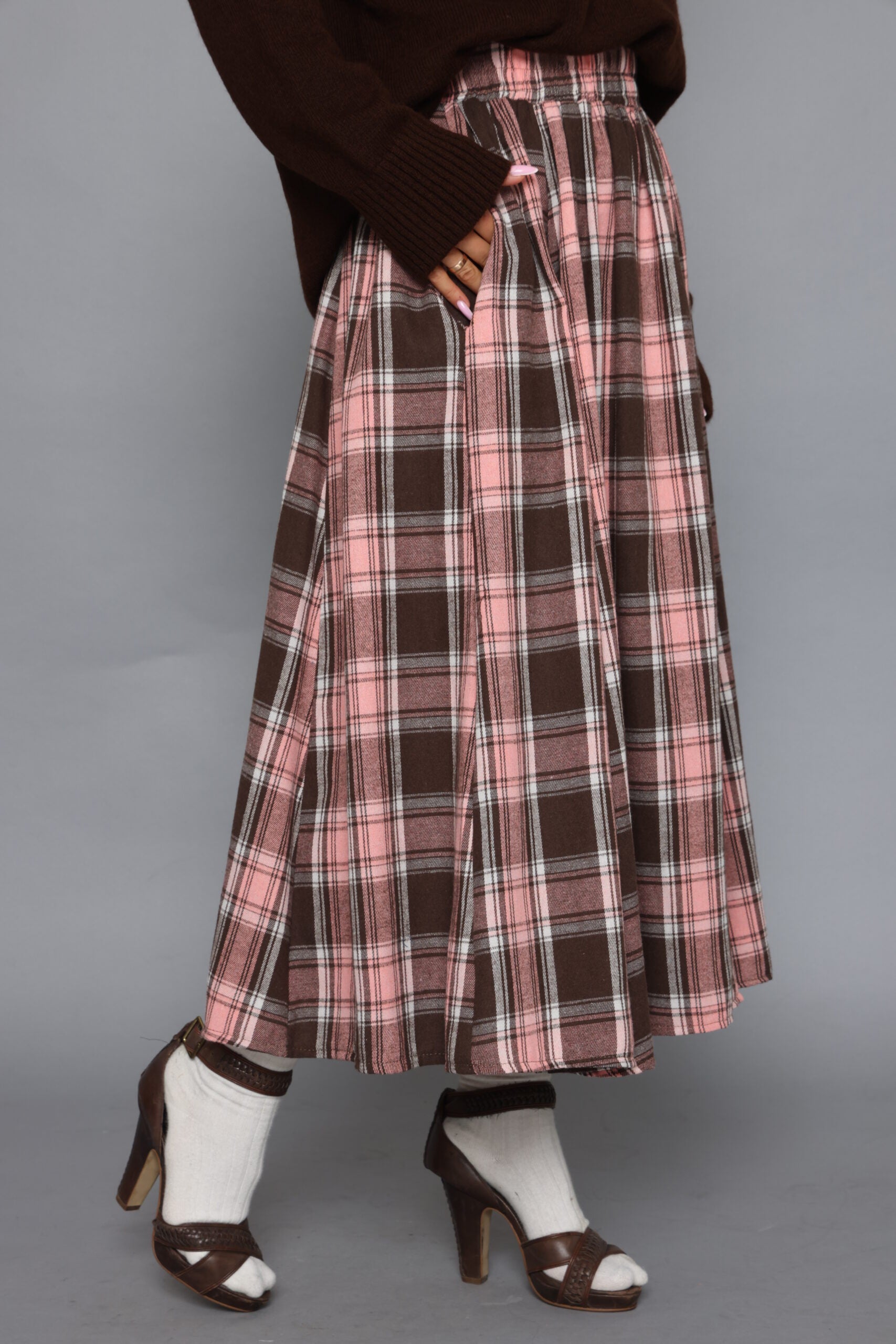 חצאית מידי משובצת