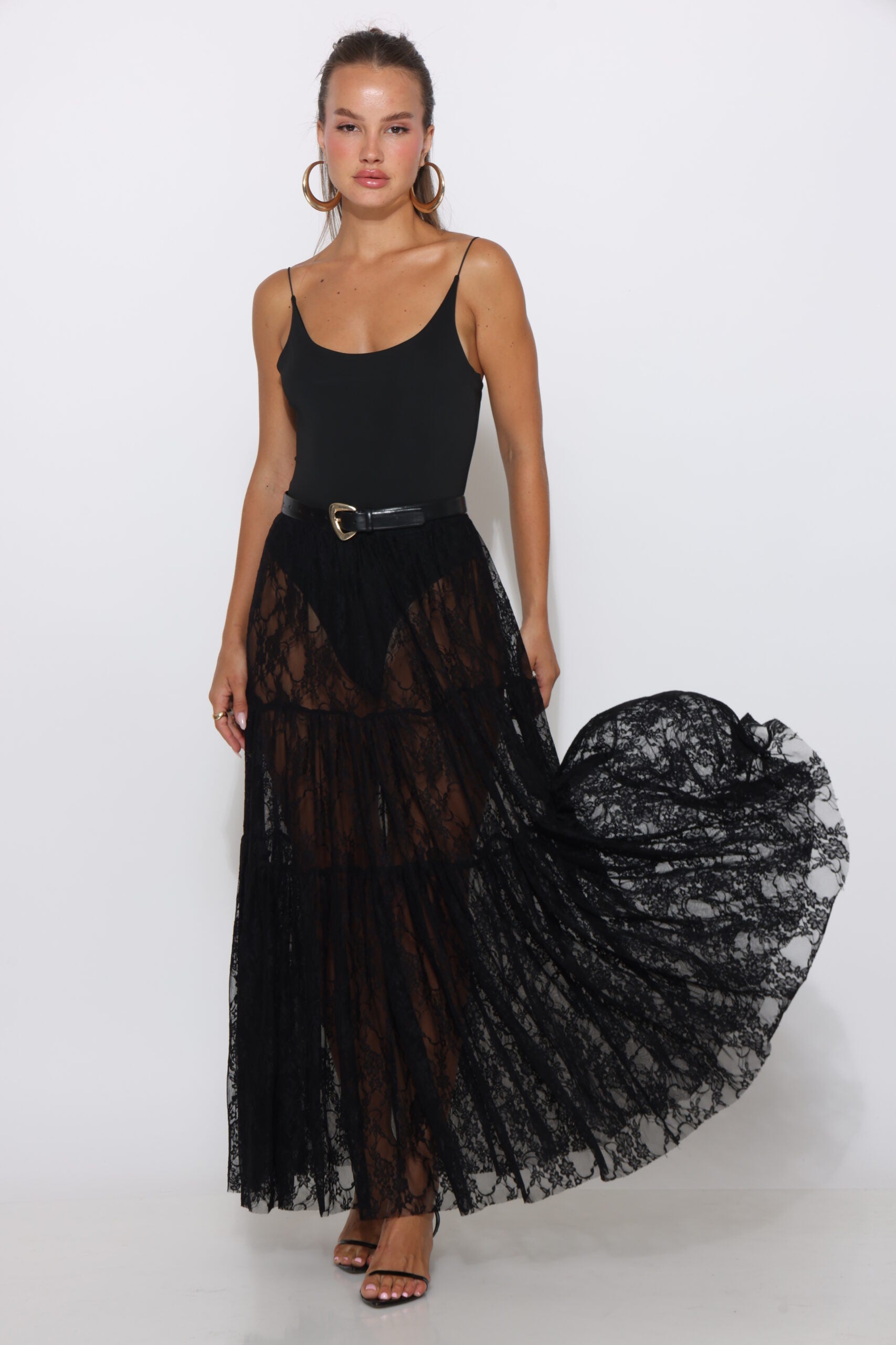 חצאית מקסי תחרה