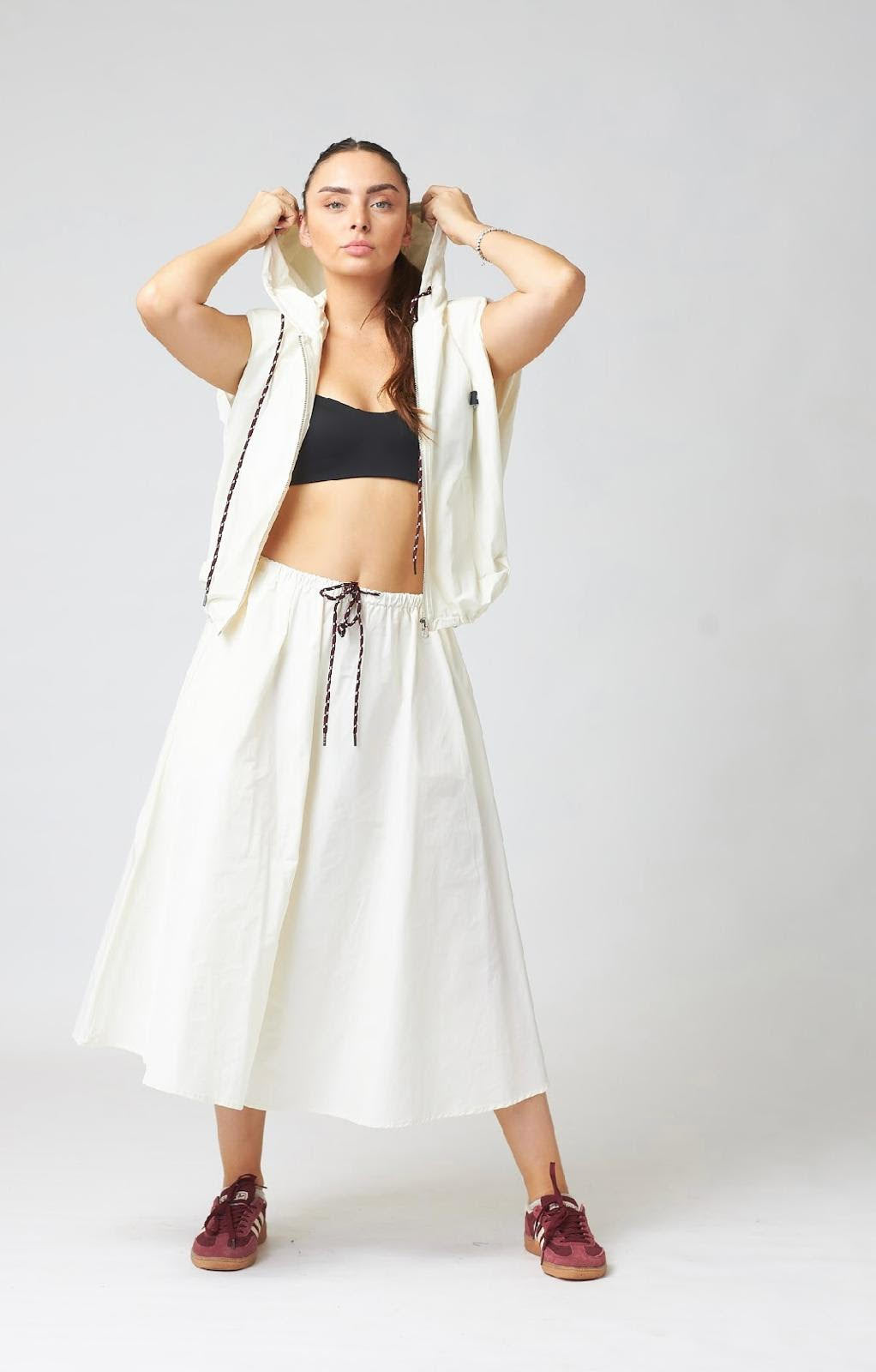 חצאית מבד ניילון